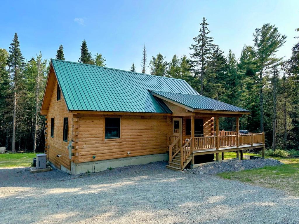 65PT New Log Cabin in Private
