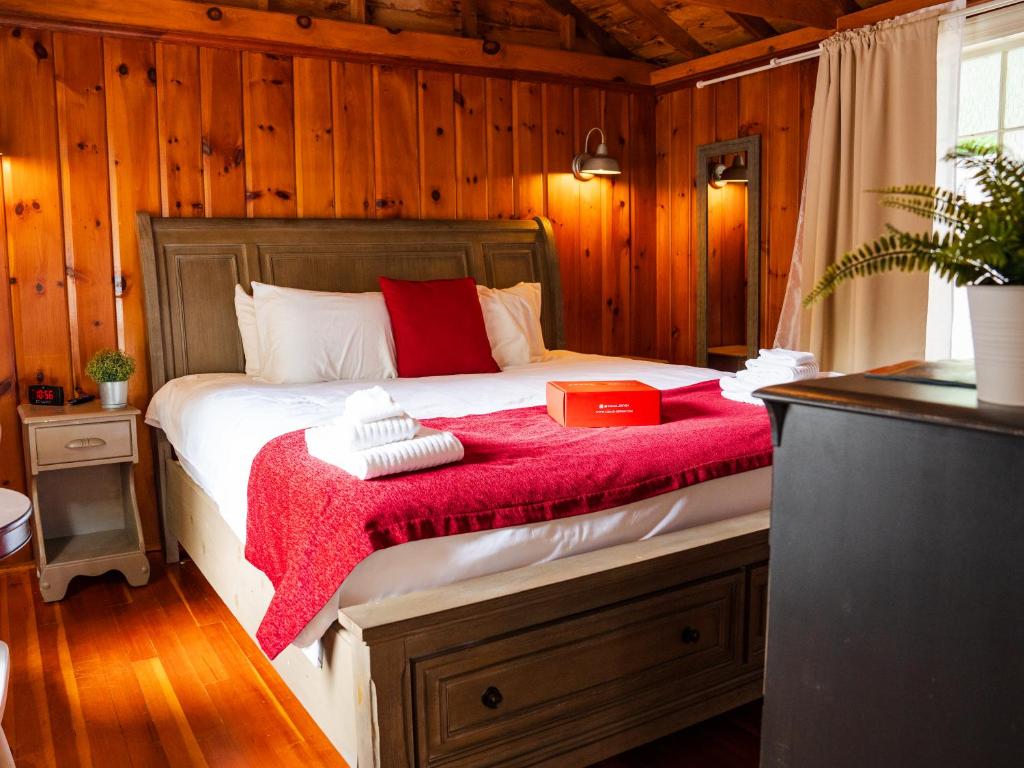 Cottage 10 - 1 Bedroom w/ Loft / 1 Bath