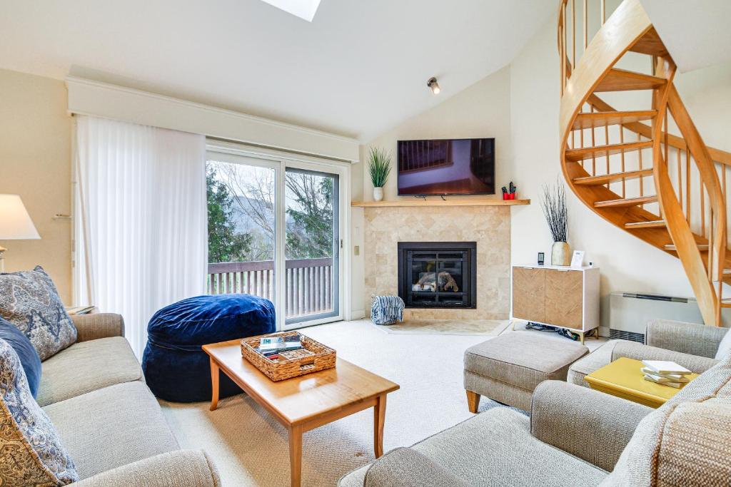 Cozy Jackson Condo with Mtn Views and Pool Access!