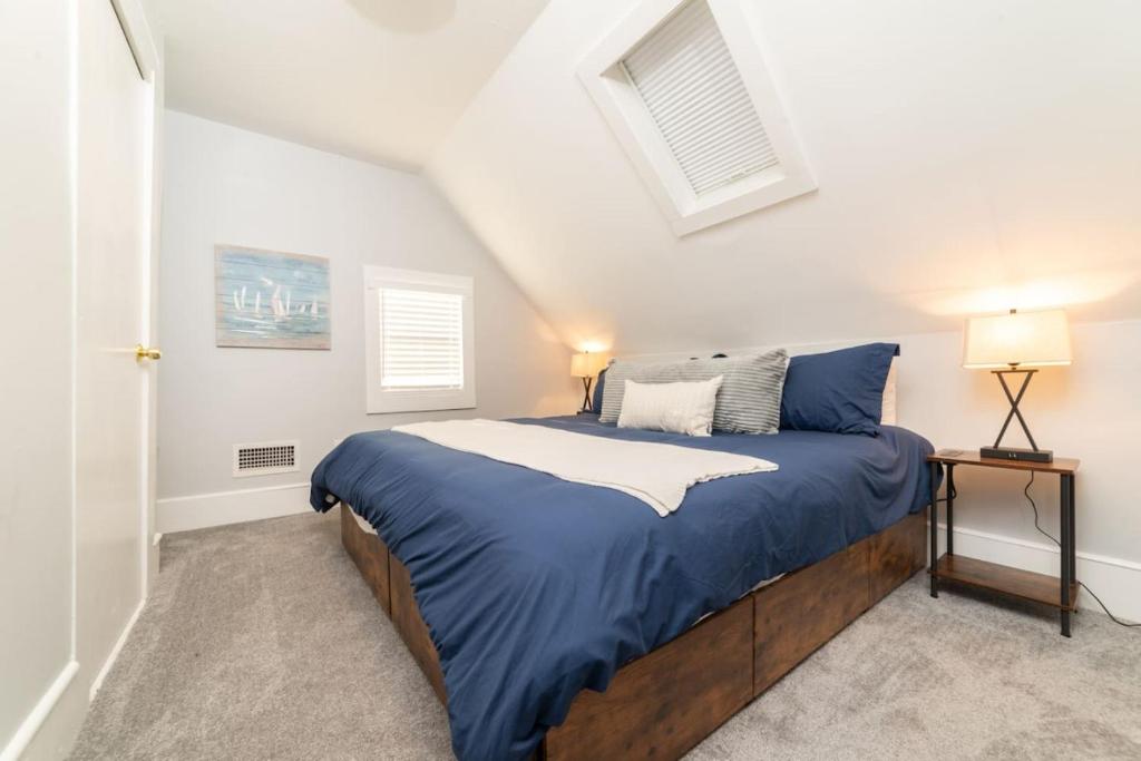 Downtown Portsmouth 2 Bedroom 2 King Beds