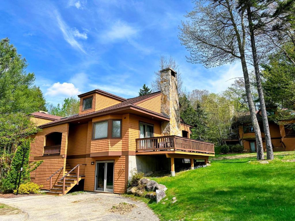 FC29 Slopeside Bretton Woods Resort cottage with upscale stylings cozy decor tons of space AC