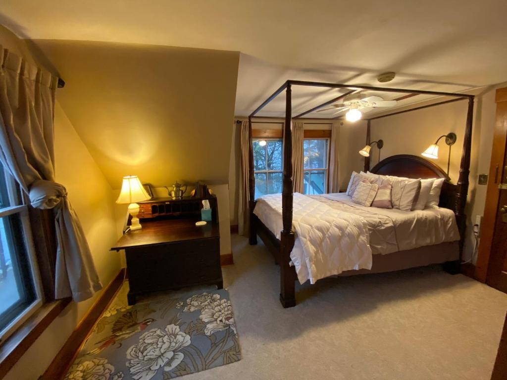 Follansbee Inn