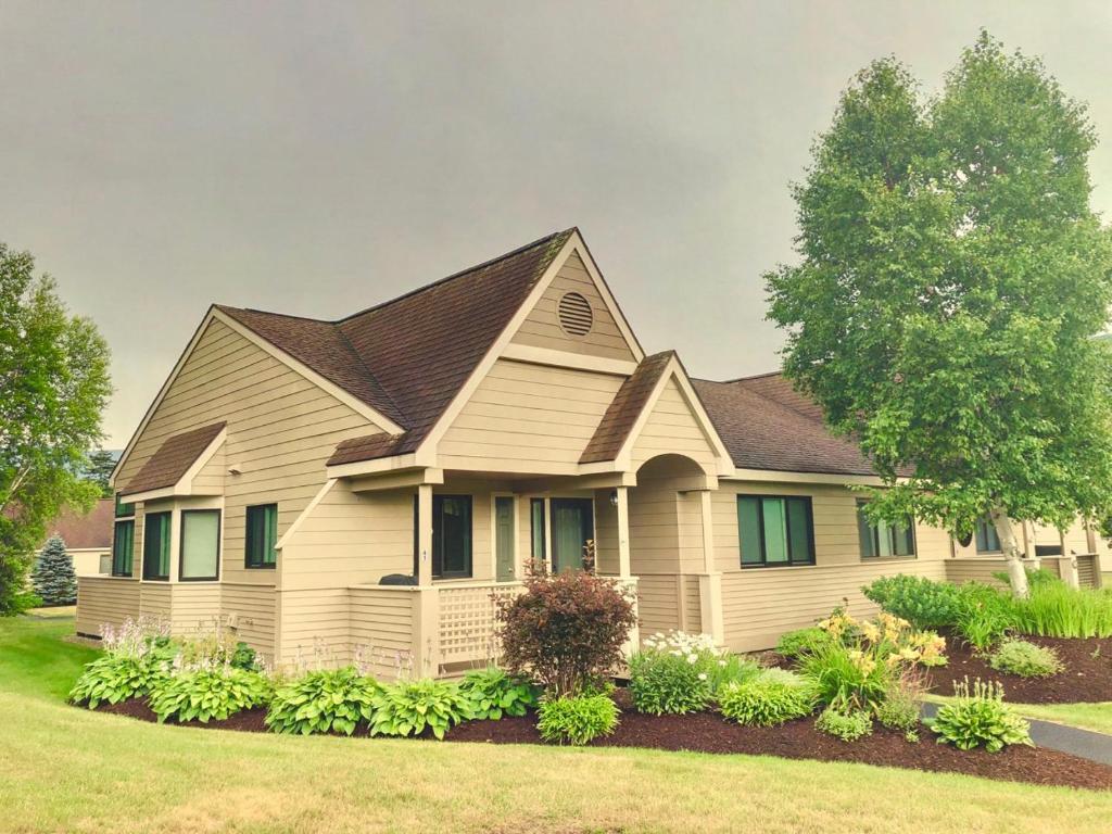 FV48 Modern home with AC within walking distance of golf course and Mt Washington Hotel