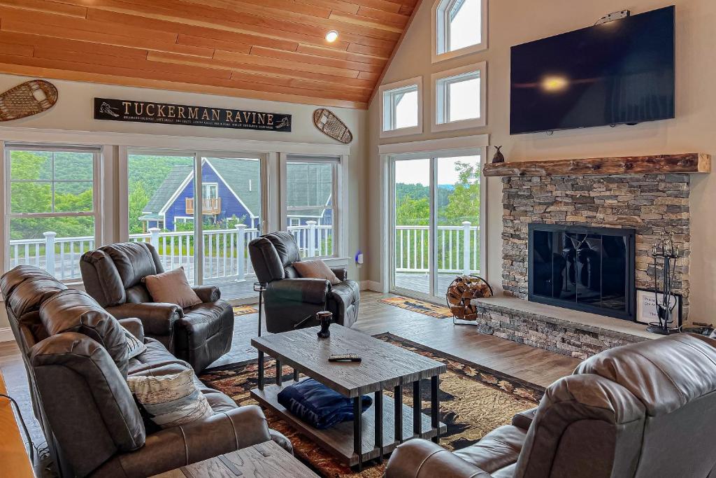 Hilltop Hideaway