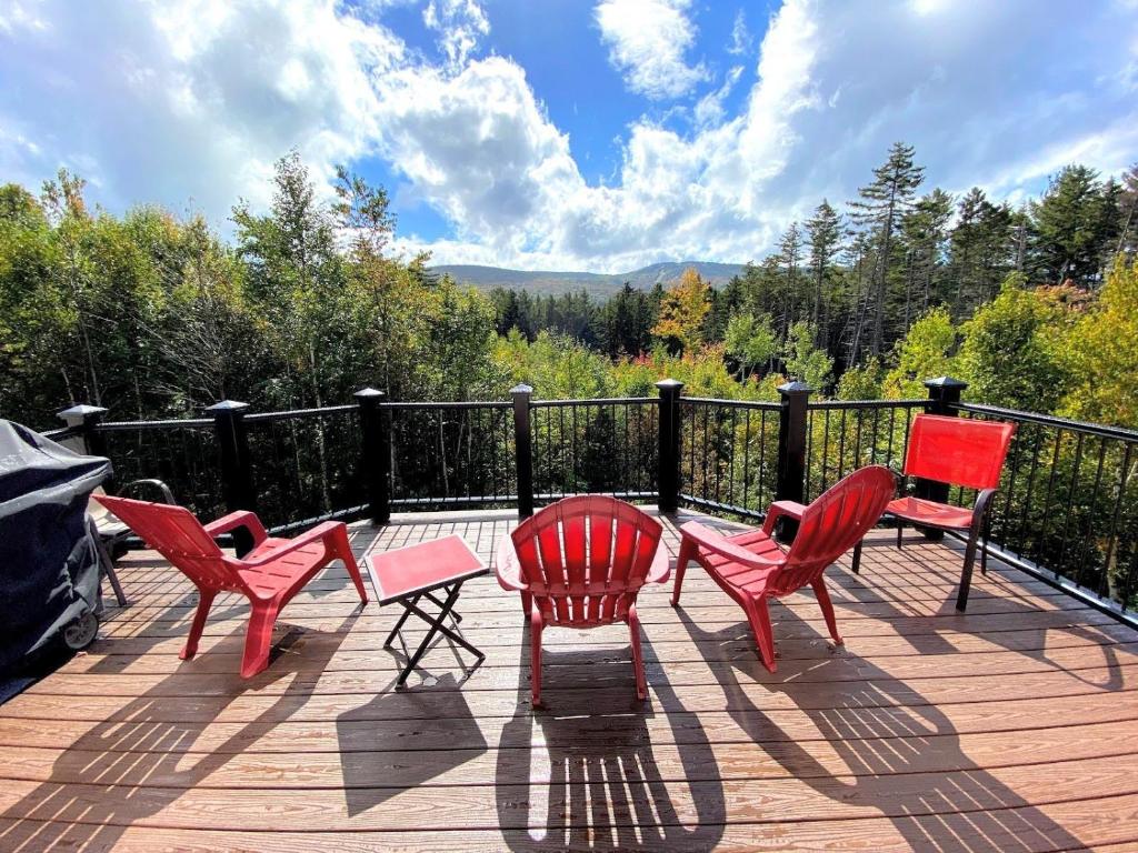 HL96 Single family home with views and lots of space Privacy convenience AC and style