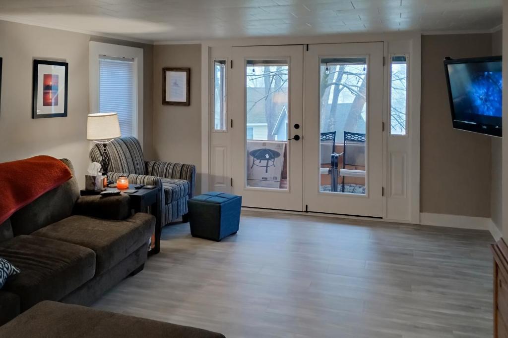 Lazy Loon Cottage