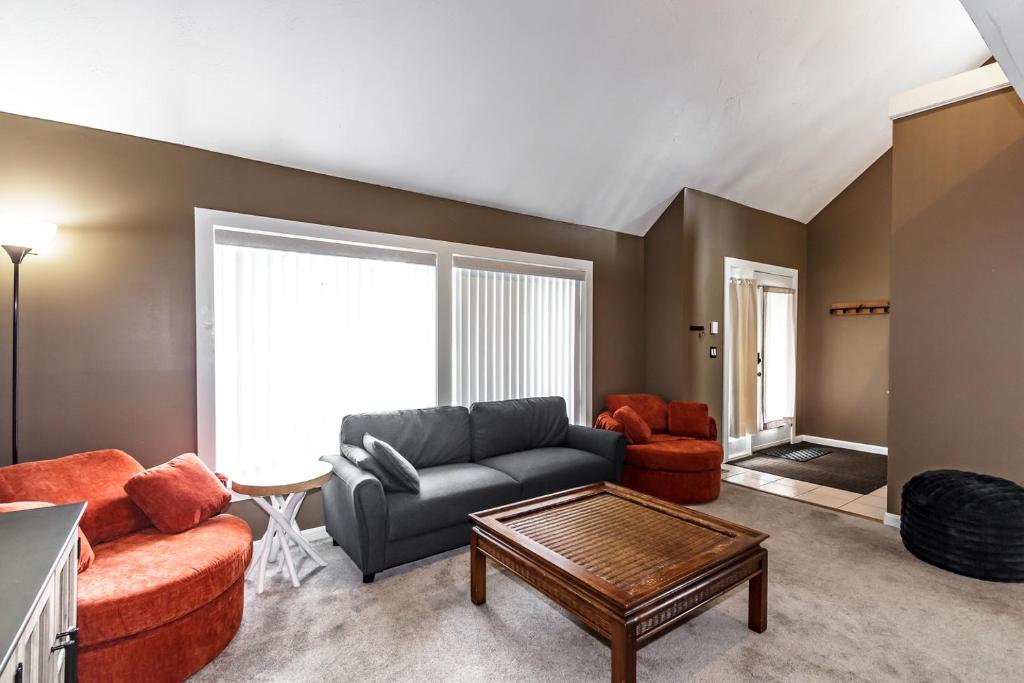 3 bed 2 bath pet friendly townhome