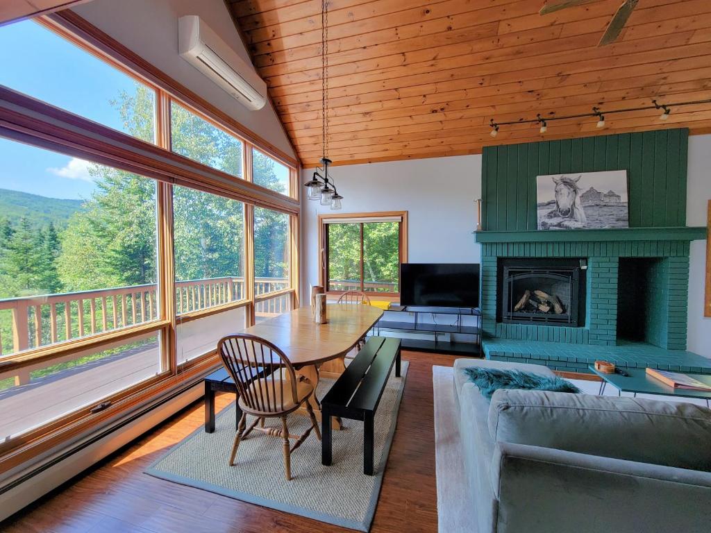 MW58 Renovated Bretton Woods townhome with gorgeours views, AC!