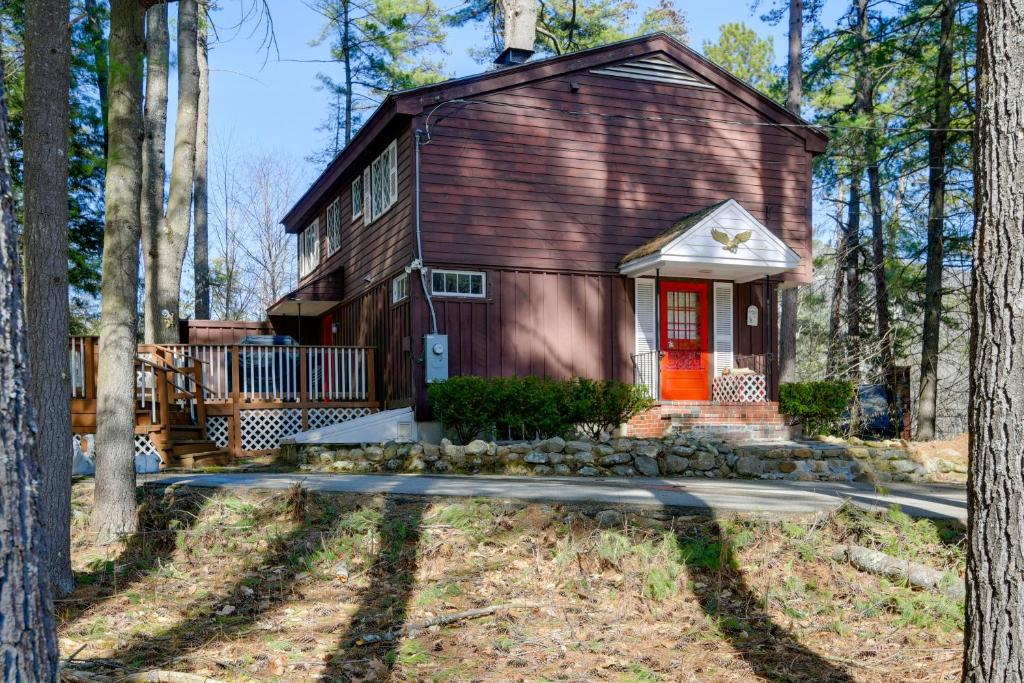 North Conway Home Less Than Walk to Slopes at Cranmore!