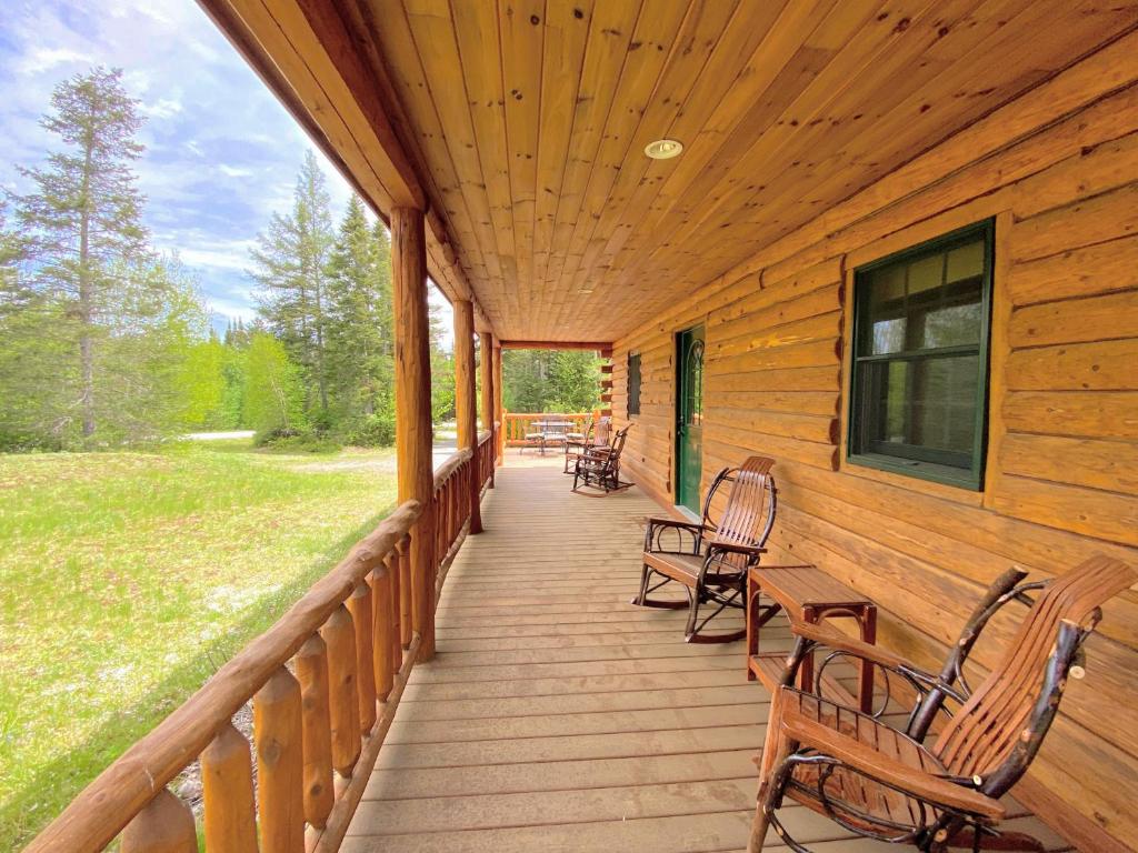 NEW Log cabin in the heart of the White Mountains - close to Bretton Woods Cannon Franconia
