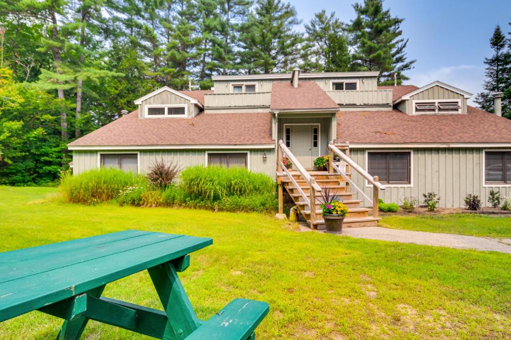 Resort Condo with Loft 1 Mi to Attitash Mountain!
