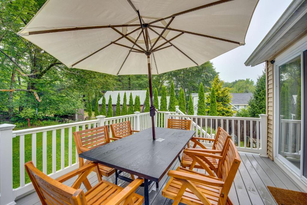 Rye Coastal Retreat with Deck and Outdoor Dining