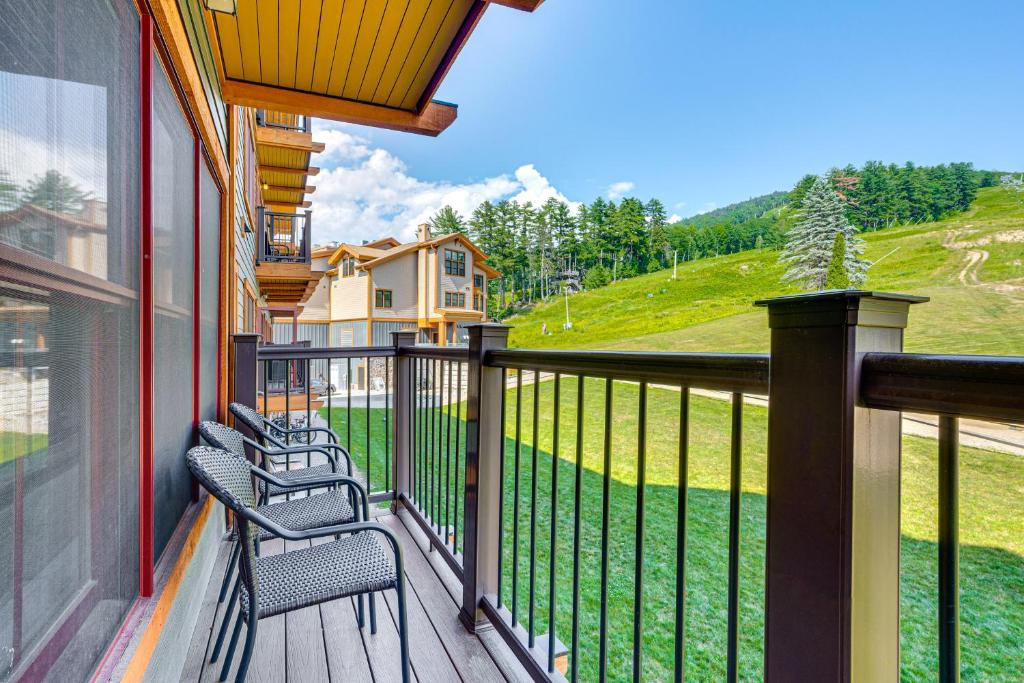 Ski-Out Family Condo at Cranmore Mountain