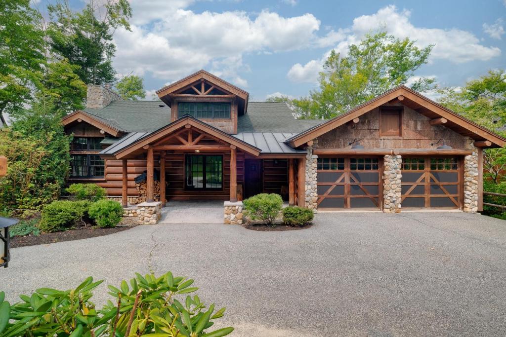 Rustic Retreat W Elevator Hot Tub Sleeps 11