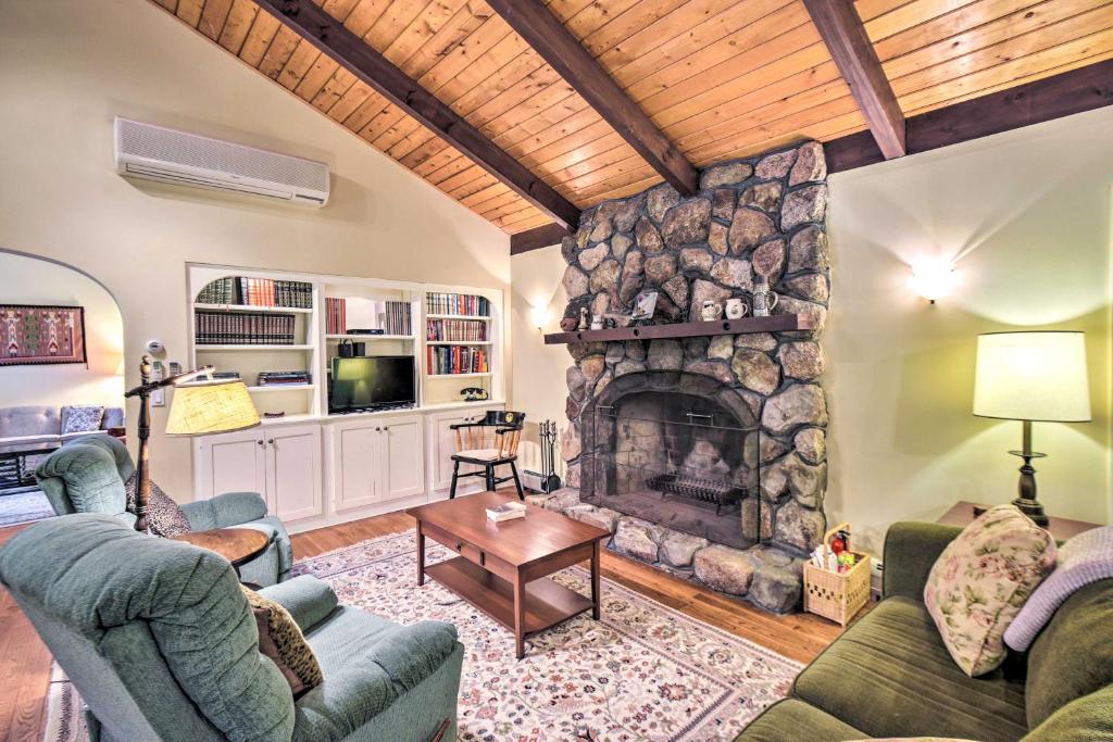 Spacious Bartlett Home with Fireplace and Kitchen