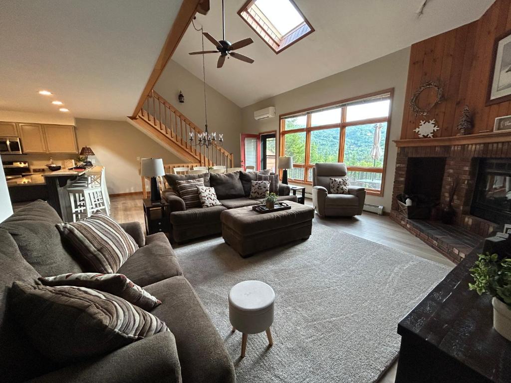 The Timberview - 4 Bedroom Air Conditioned Townhouse