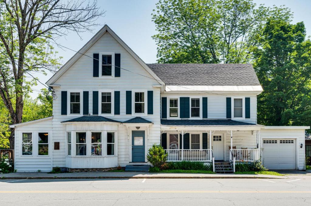 Walkable North Woodstock Home on Main Street!