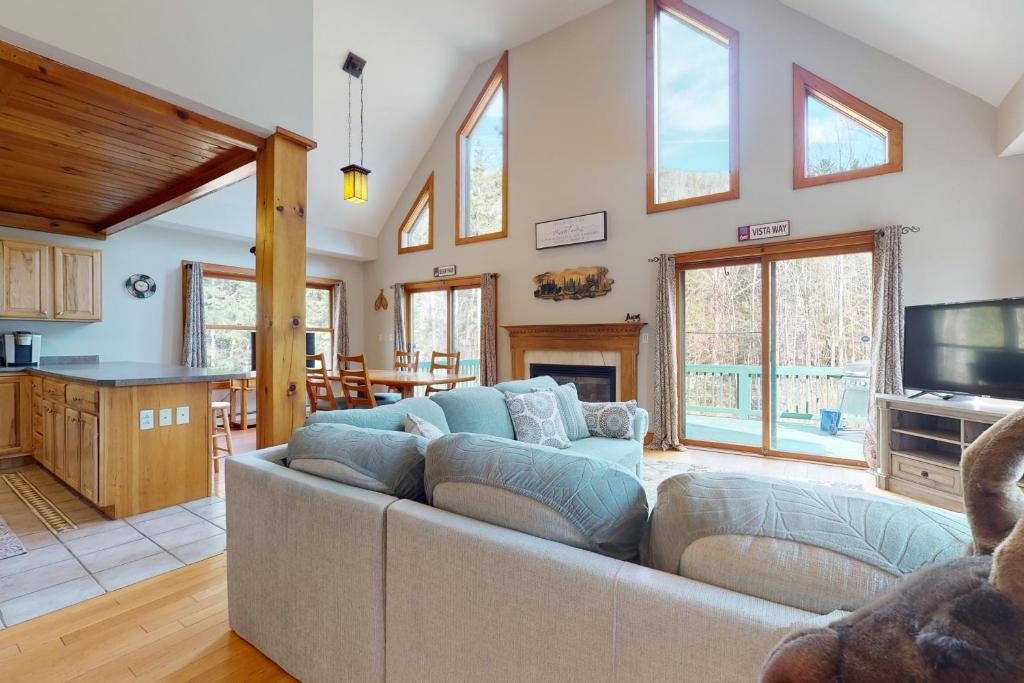 White Mountains Chalet by Mirror Lake