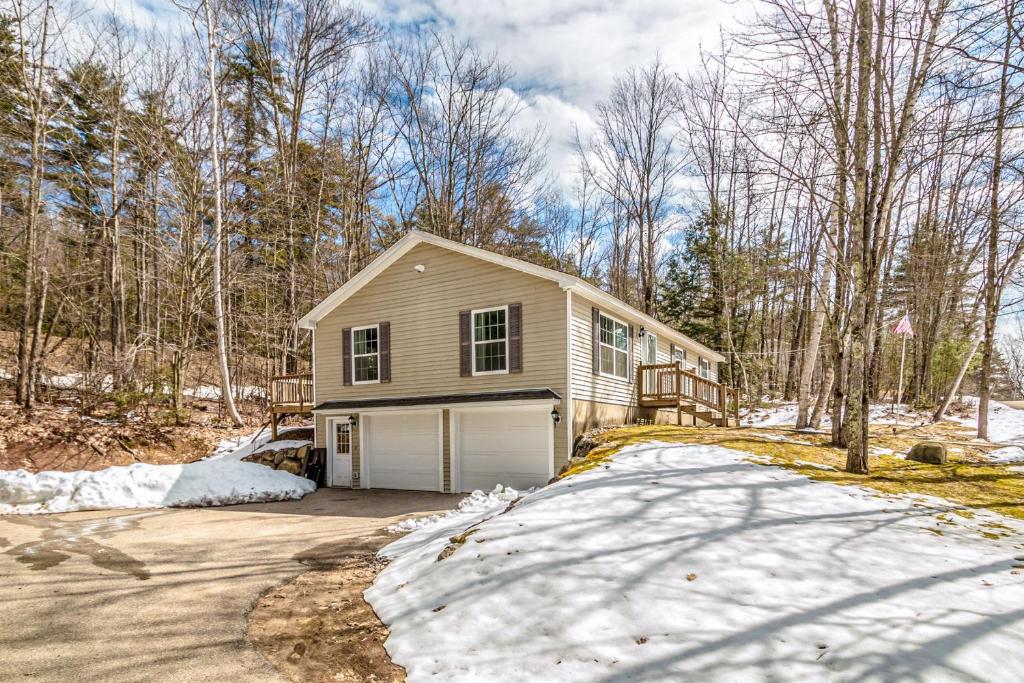 Your Perfect Blend of Views, Hot Tub, and Fun! home